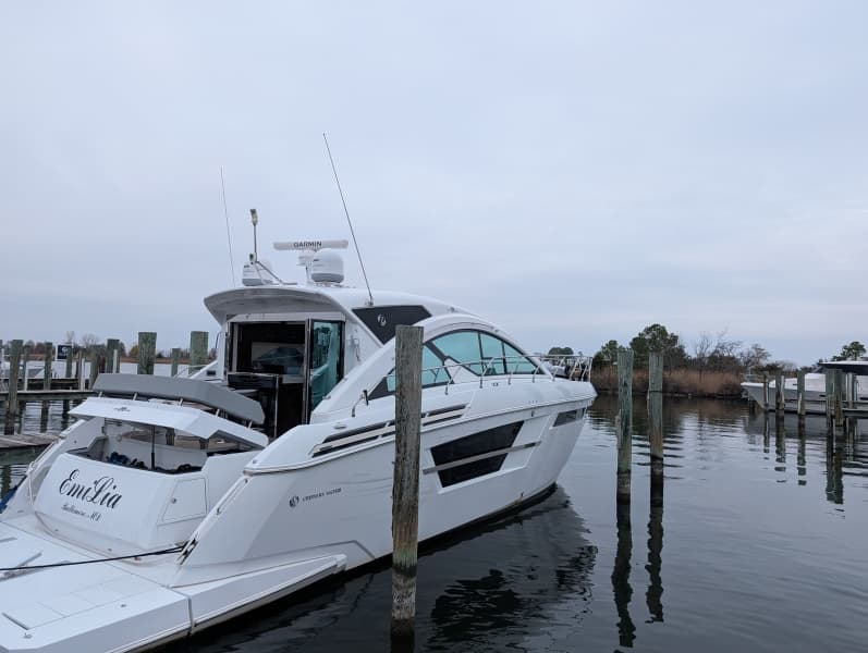 2022 Cruisers Yachts 54 Cantius