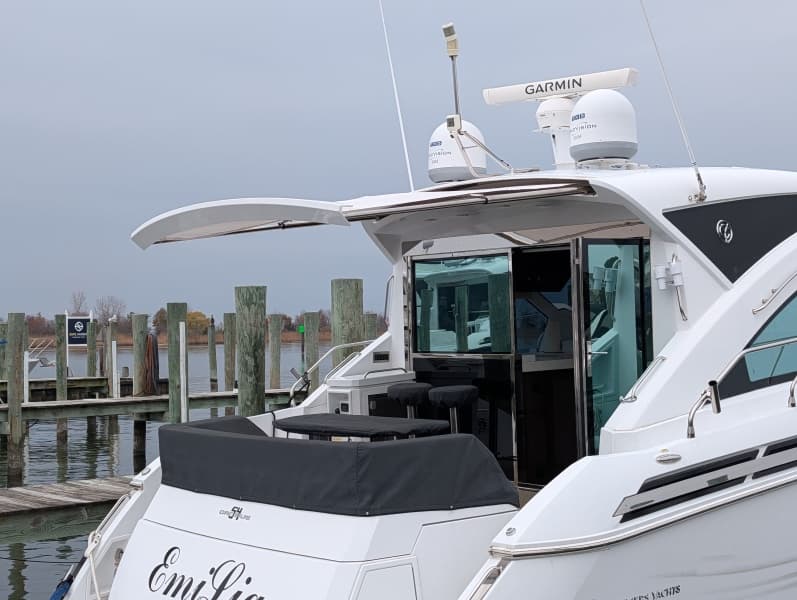 2022 Cruisers Yachts 54 Cantius