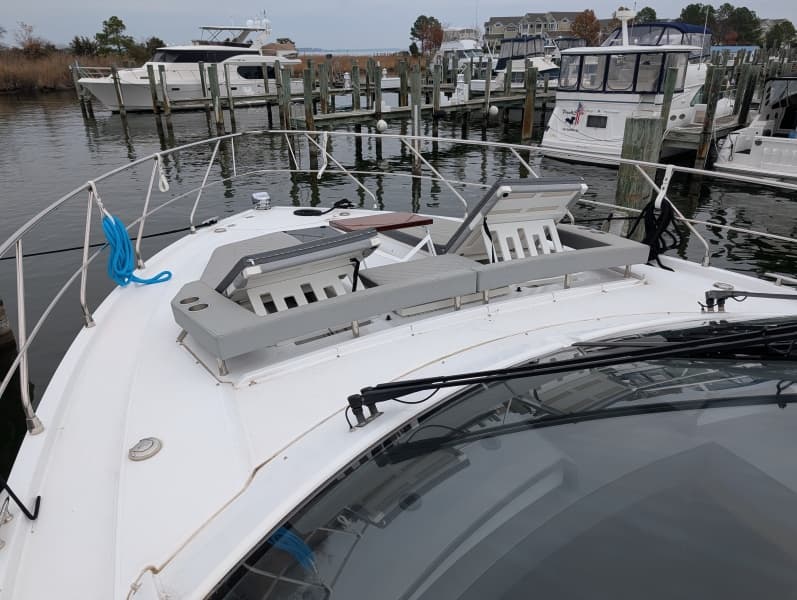 2022 Cruisers Yachts 54 Cantius