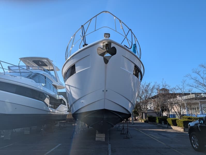 2022 Cruisers Yachts 54 Cantius