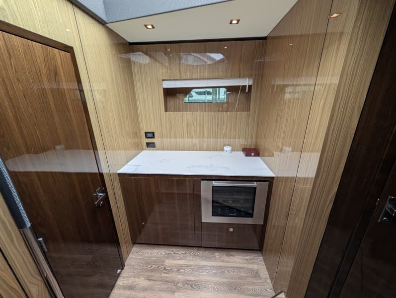2022 Cruisers Yachts 54 Cantius