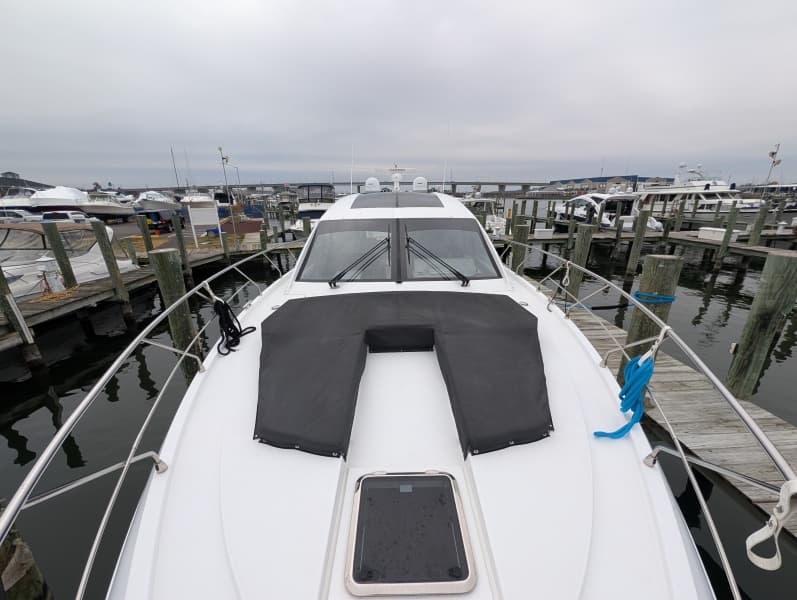 2022 Cruisers Yachts 54 Cantius