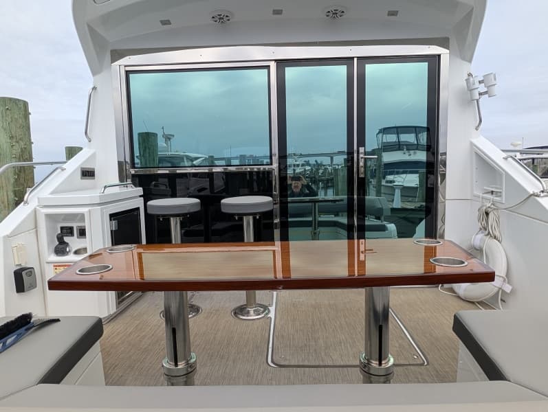 2022 Cruisers Yachts 54 Cantius