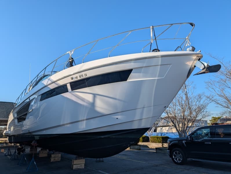 2022 Cruisers Yachts 54 Cantius