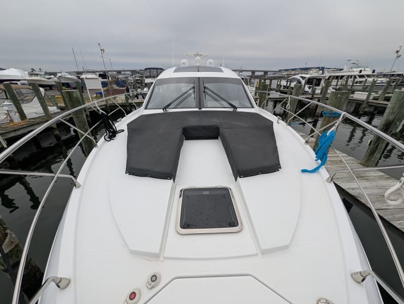 2022 Cruisers Yachts 54 Cantius
