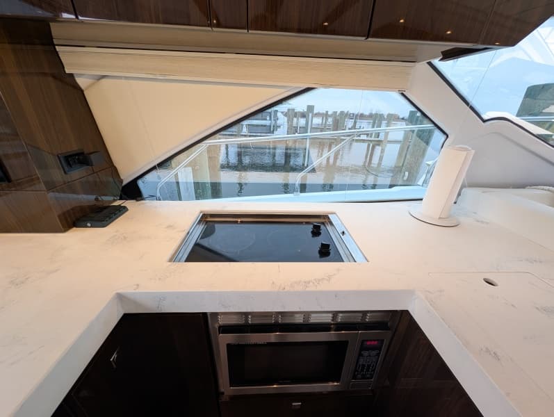 2022 Cruisers Yachts 54 Cantius