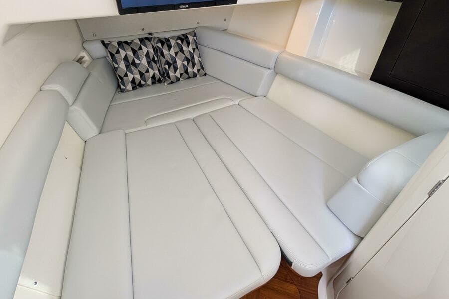 2024 Boston Whaler 350 Realm