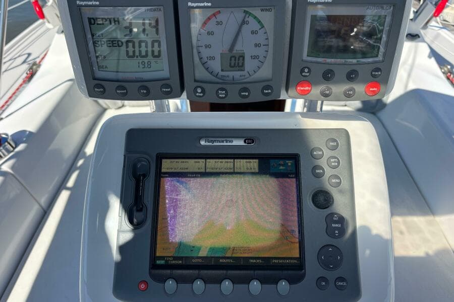 2006 Catalina 320
