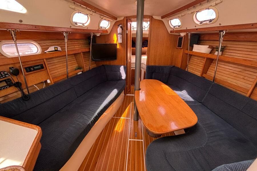 2006 Catalina 320