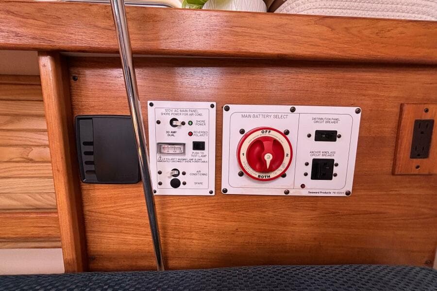 2006 Catalina 320