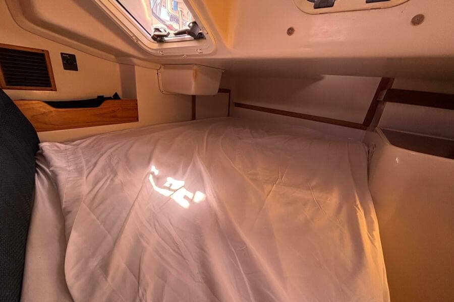 2006 Catalina 320