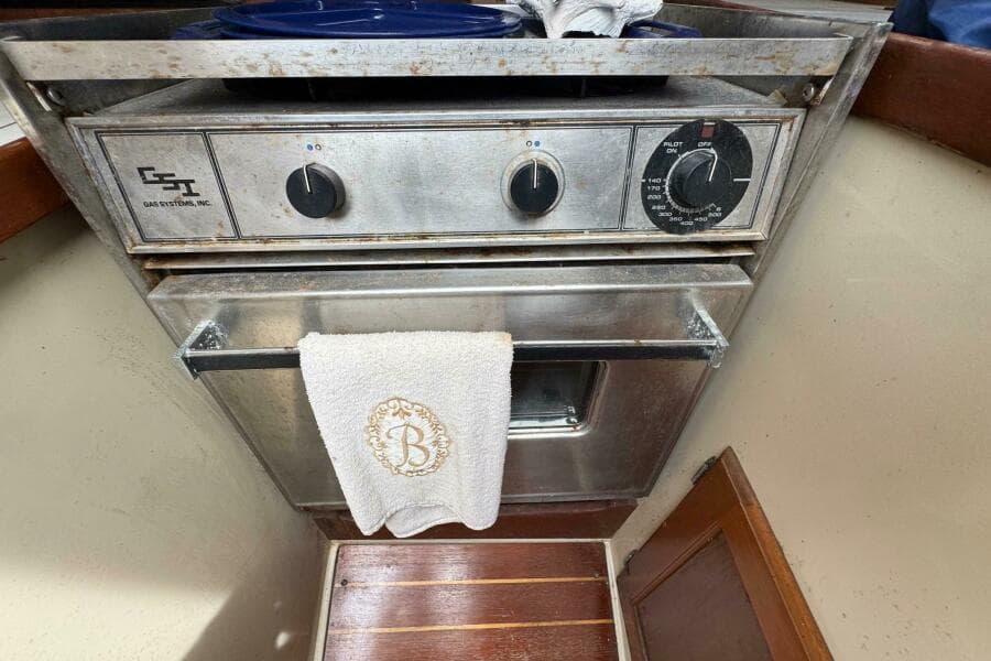 1986 Catalina 38
