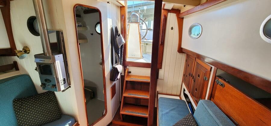 1996 Tillotson-Pearson Motorsailer 32