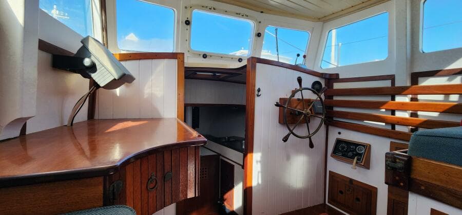 1996 Tillotson-Pearson Motorsailer 32