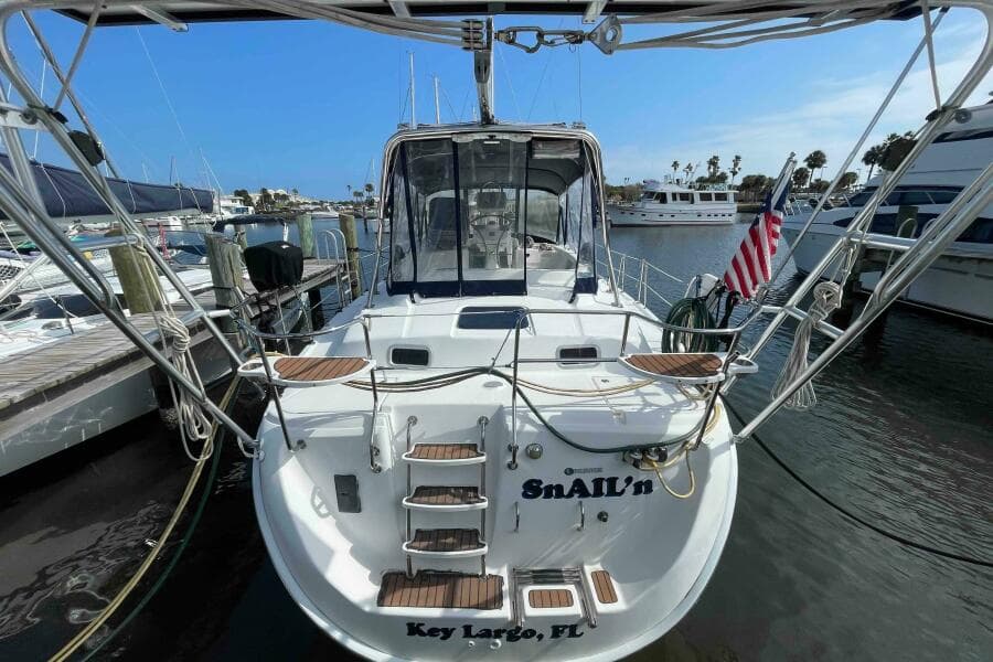 2010 Hunter 45 Center Cockpit