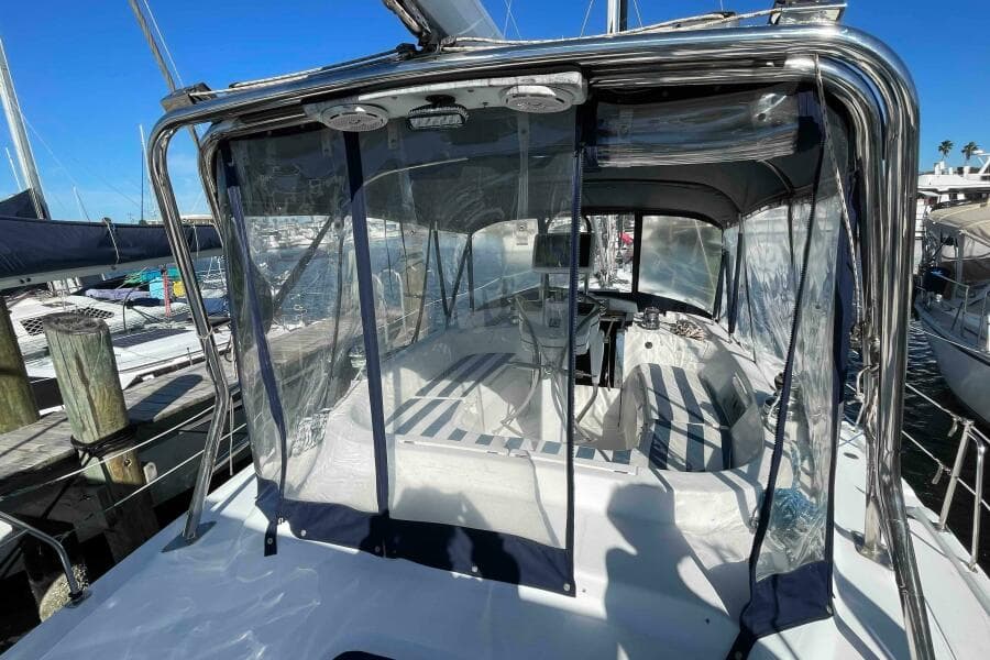 2010 Hunter 45 Center Cockpit