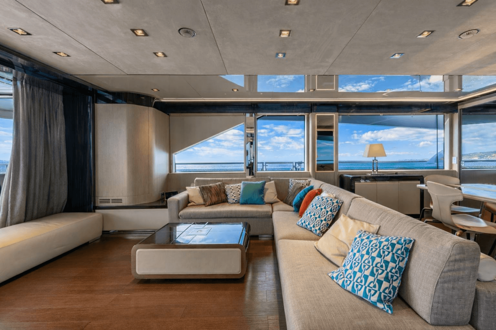 2018 Dominator Yachts Dominator Ilumen
