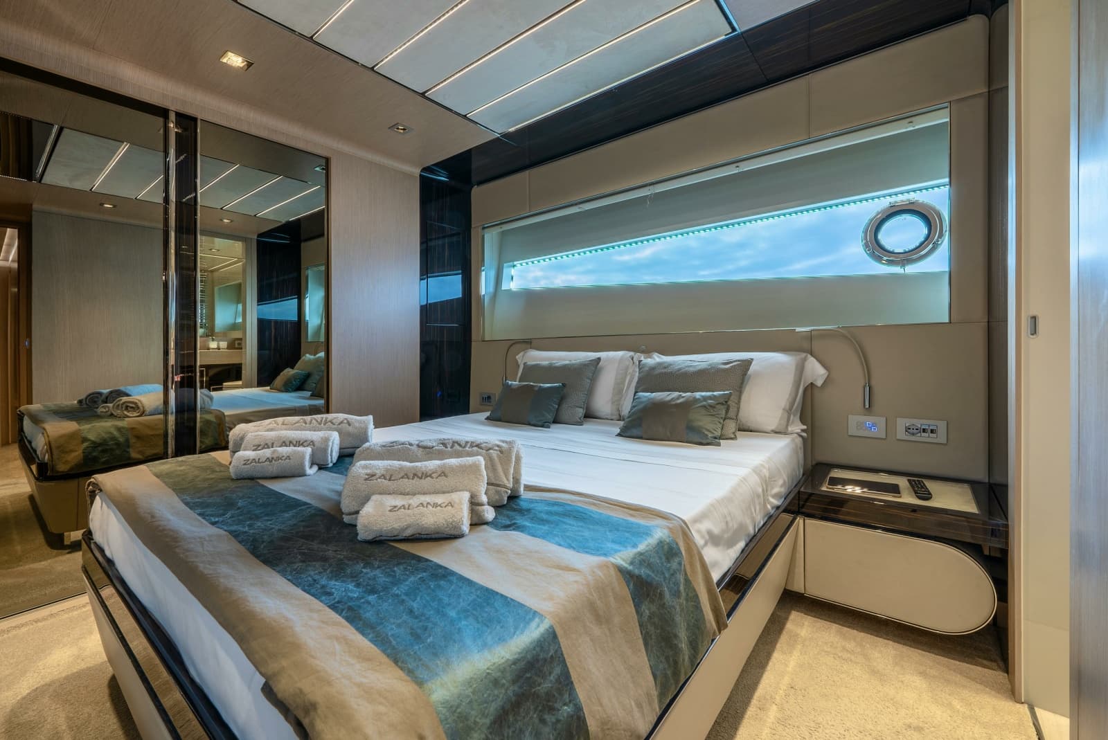 2018 Dominator Yachts Dominator Ilumen