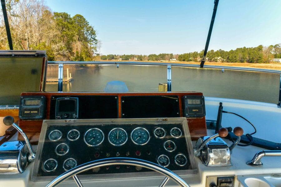 flybridge helm view 