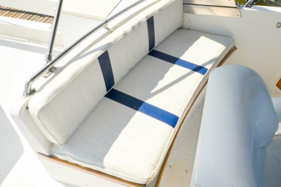 flybridge port seating 