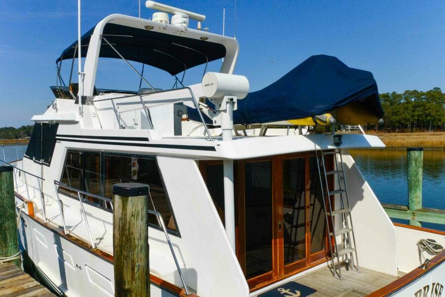 50' Ocean Alexander aft port profile  