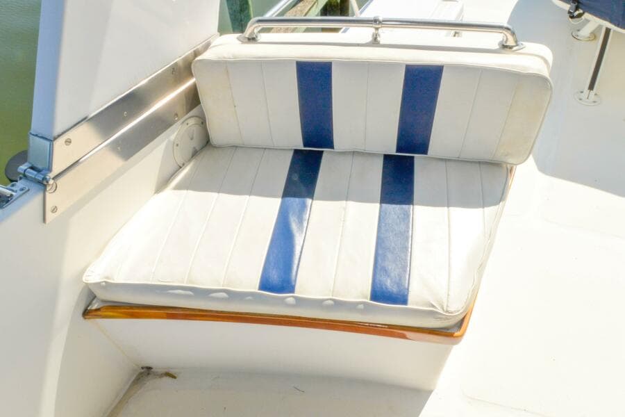 flybridge starboard seating