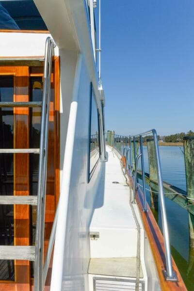 Starboard decks & safety rail 