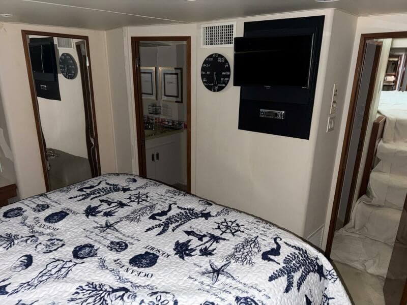 1998 Viking Motor Yacht