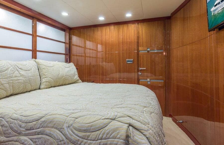 2008 Ocean Alexander 100 Skylounge Megayacht