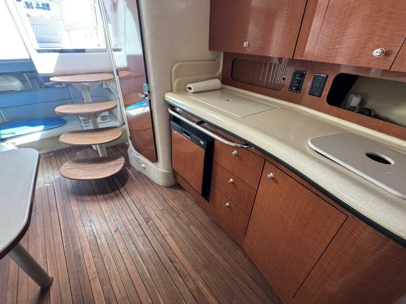 2002 Sea Ray 320 Sundancer