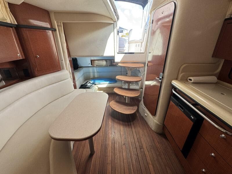 2002 Sea Ray 320 Sundancer