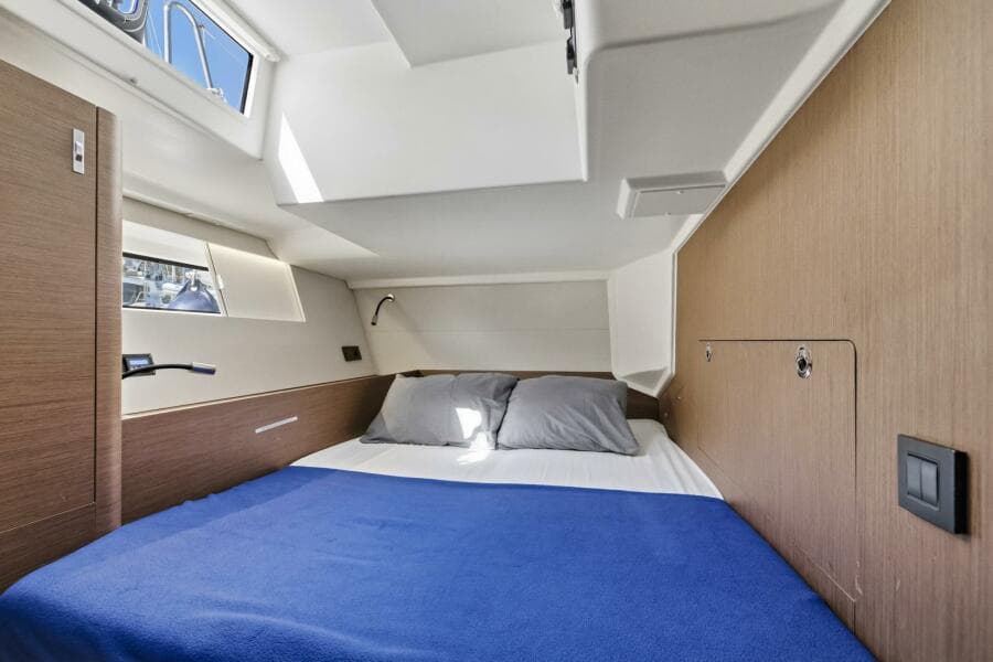 2024 Beneteau Oceanis Yacht 54