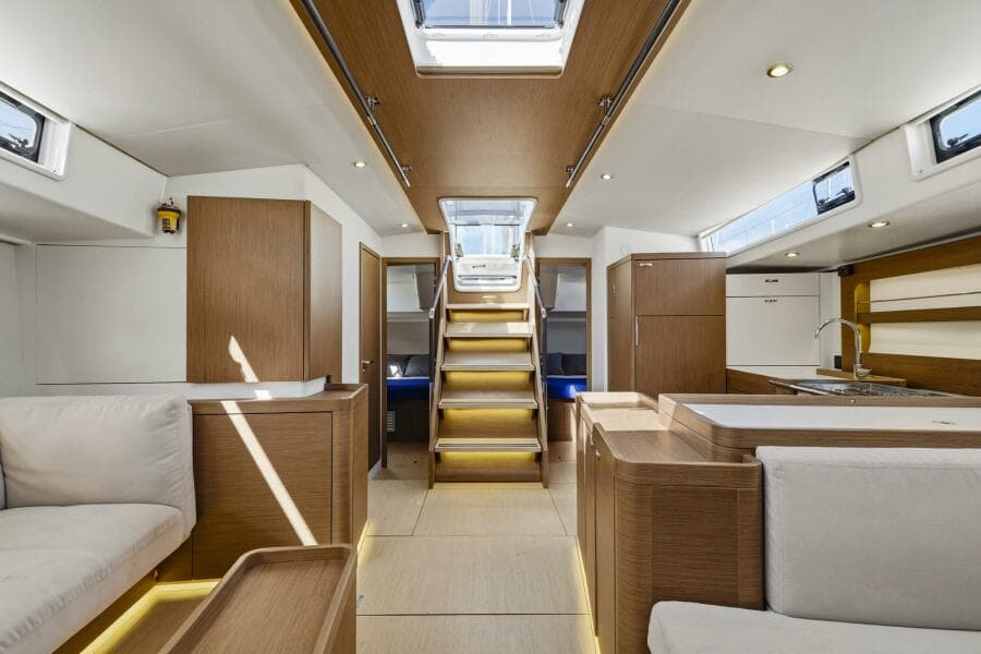 2024 Beneteau Oceanis Yacht 54