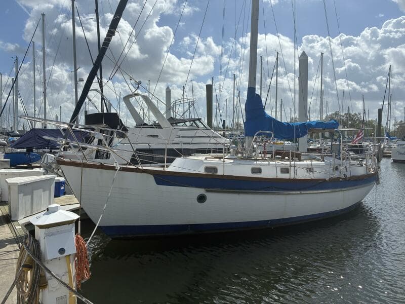 1986 Slocum 37 - Port profile