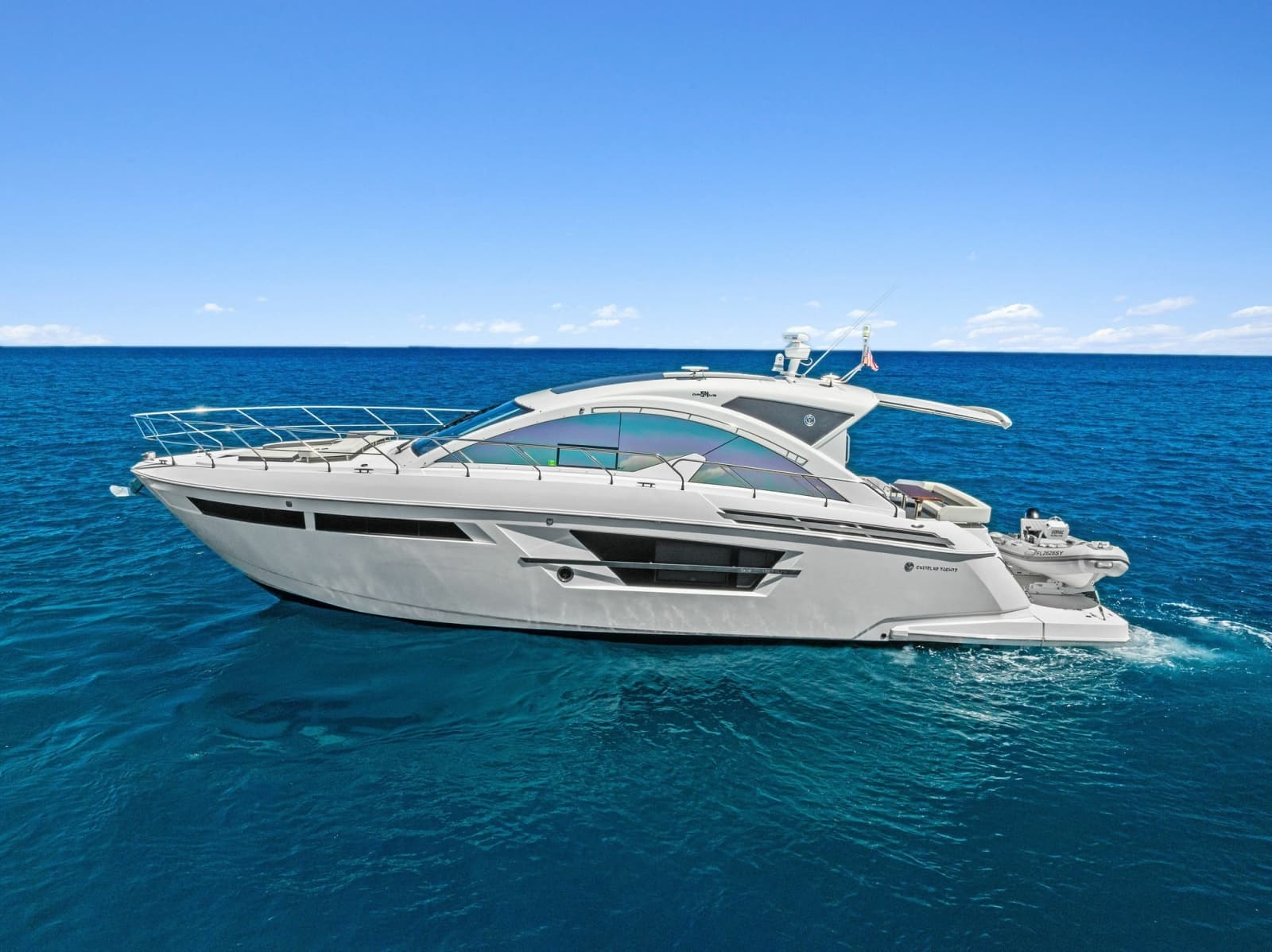 2019 Cruisers Yachts 54 Cantius