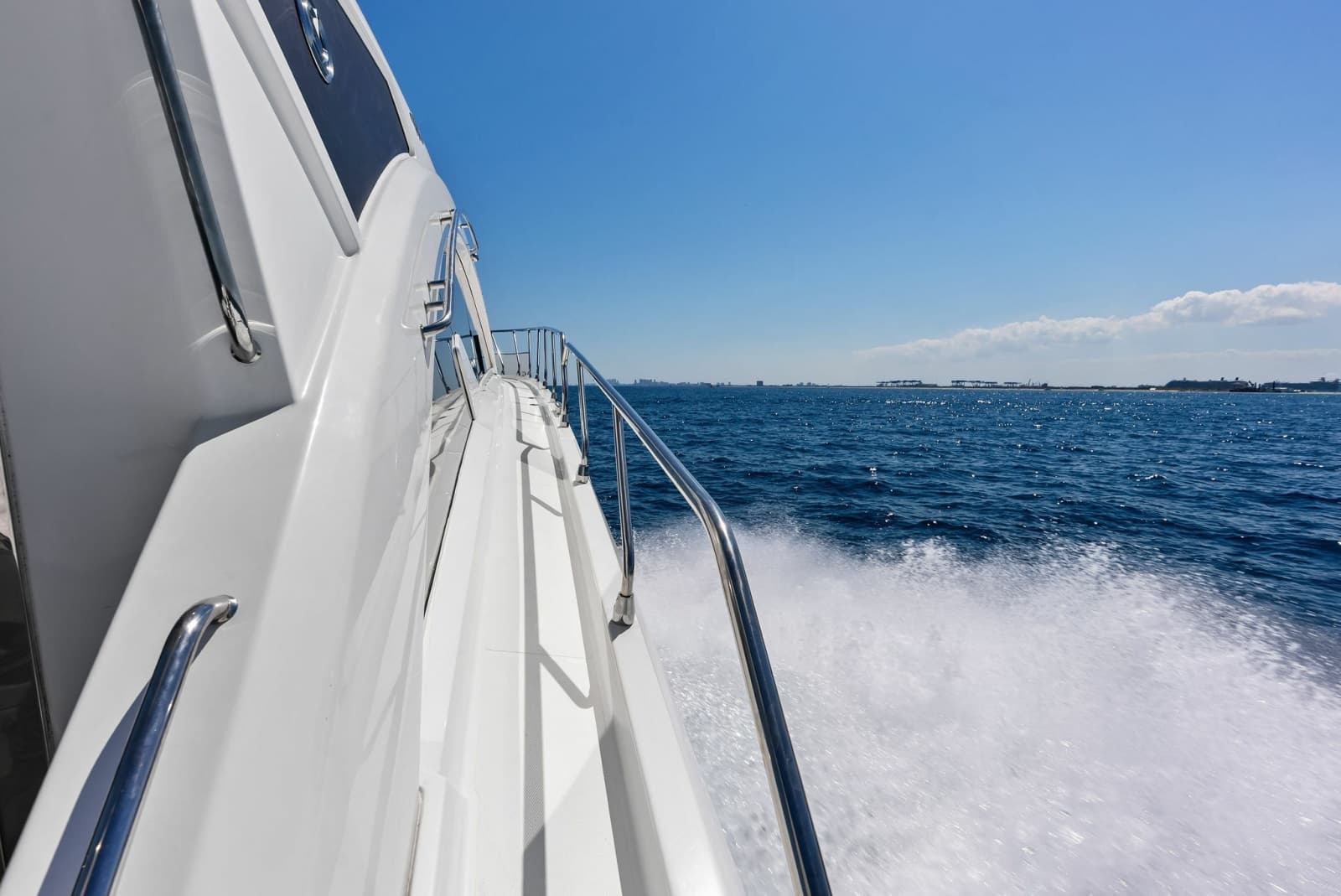 2019 Cruisers Yachts 54 Cantius