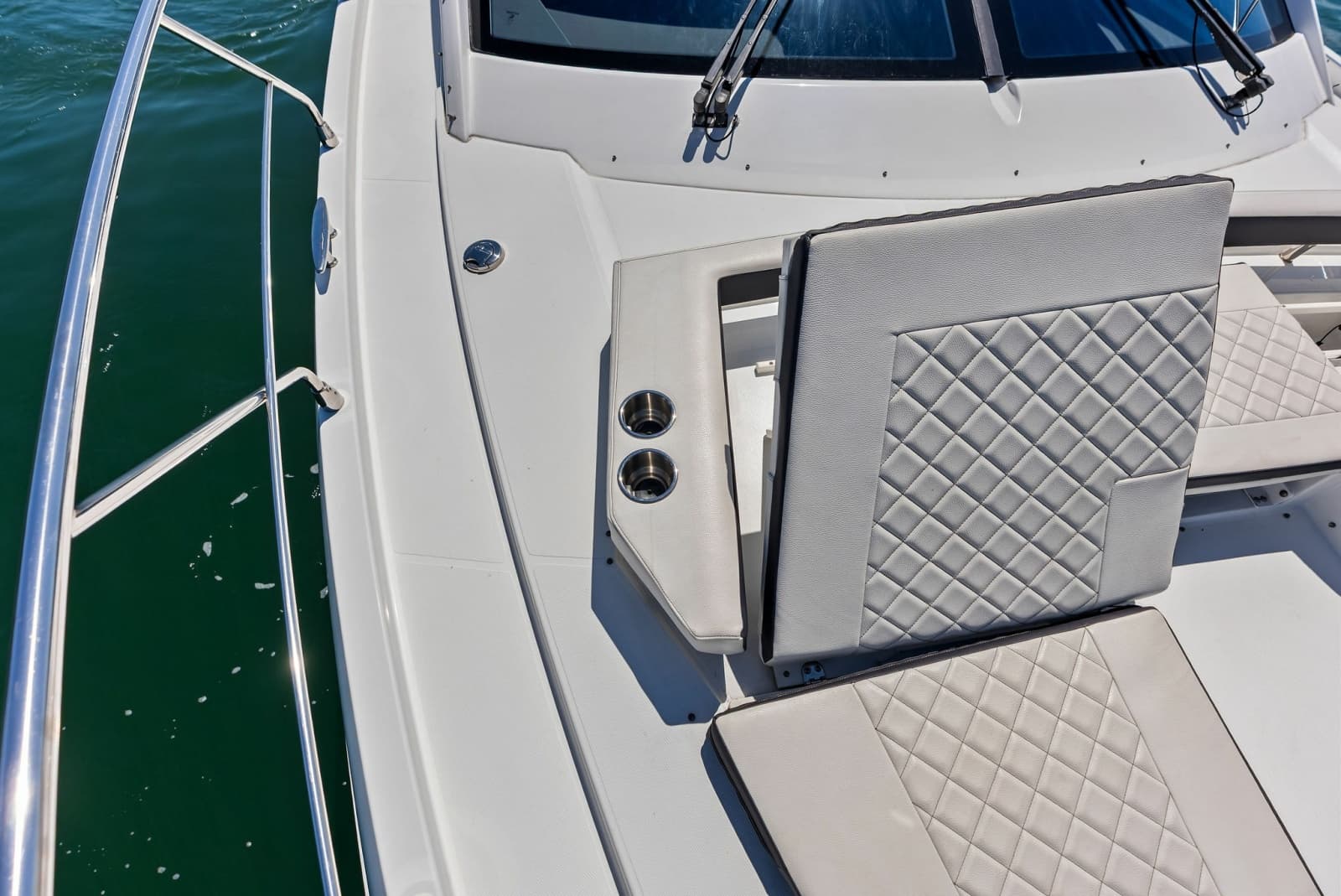 2019 Cruisers Yachts 54 Cantius