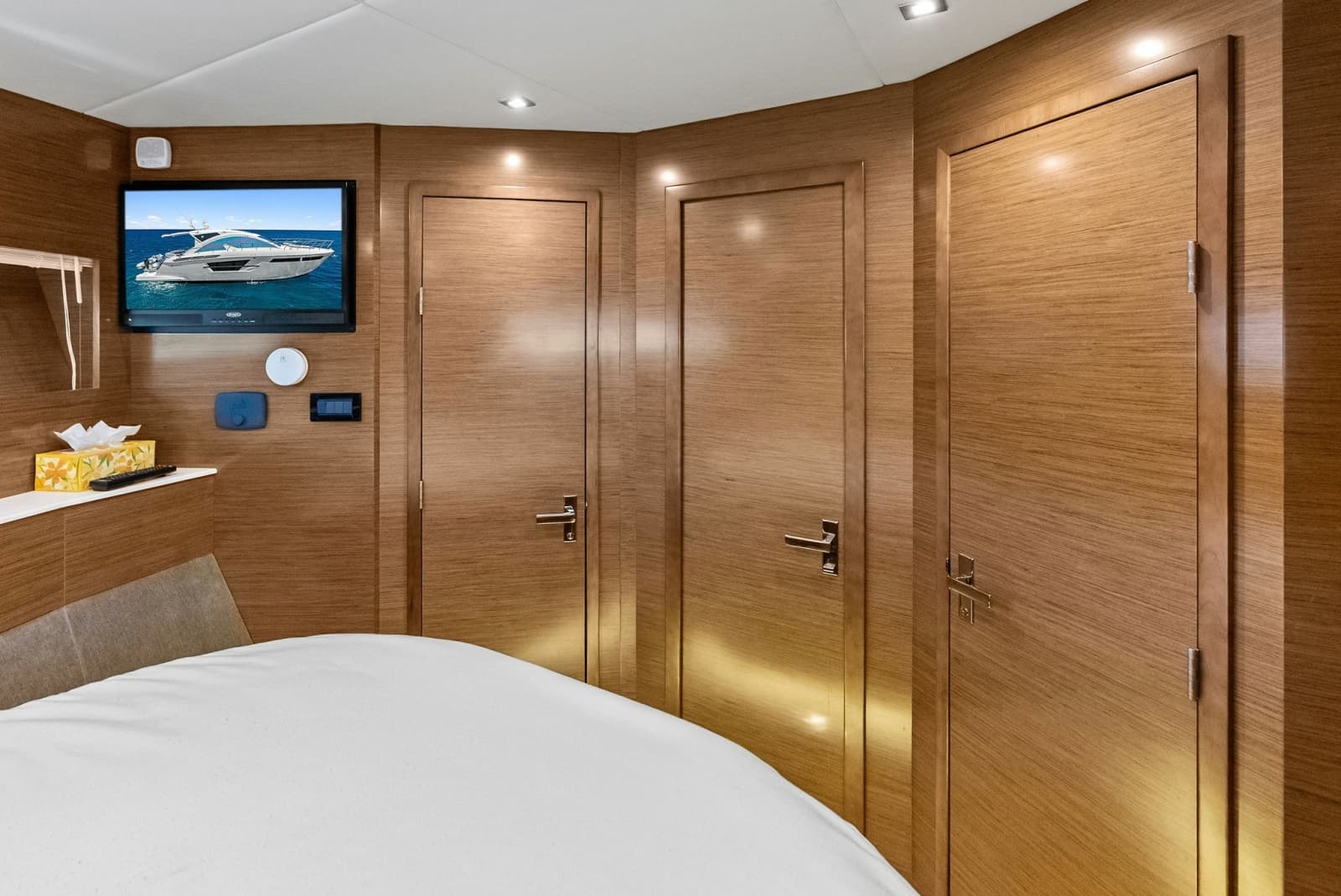 2019 Cruisers Yachts 54 Cantius
