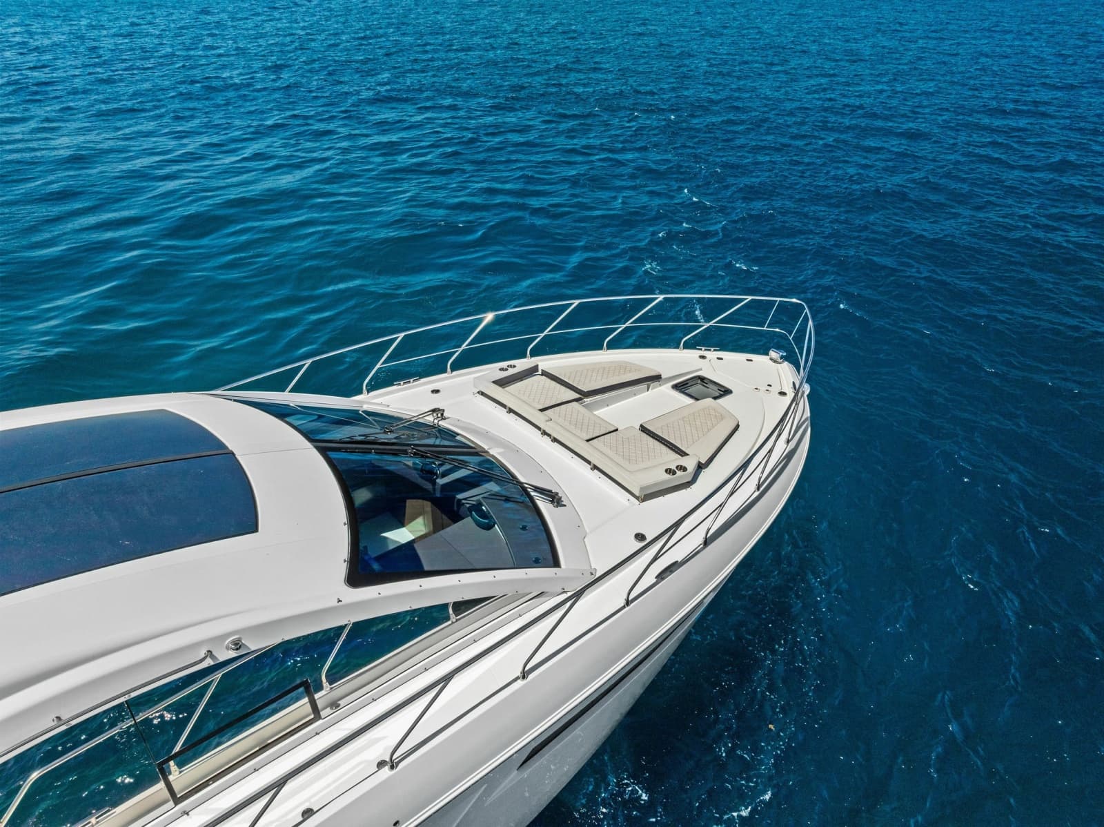 2019 Cruisers Yachts 54 Cantius