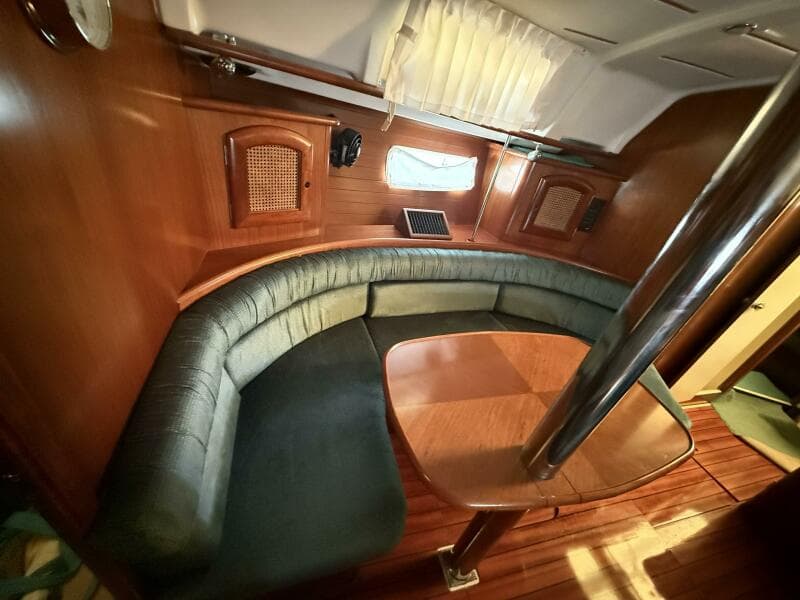 2000 Beneteau 361