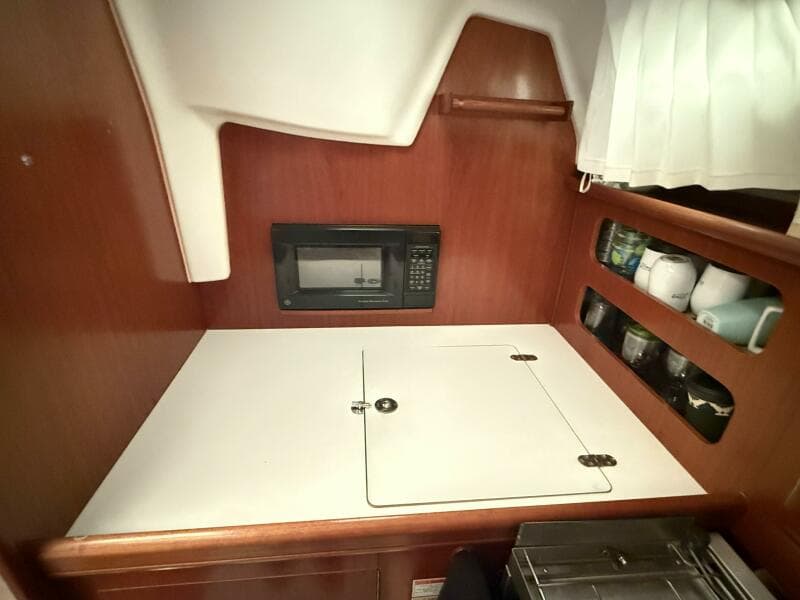 2000 Beneteau 361