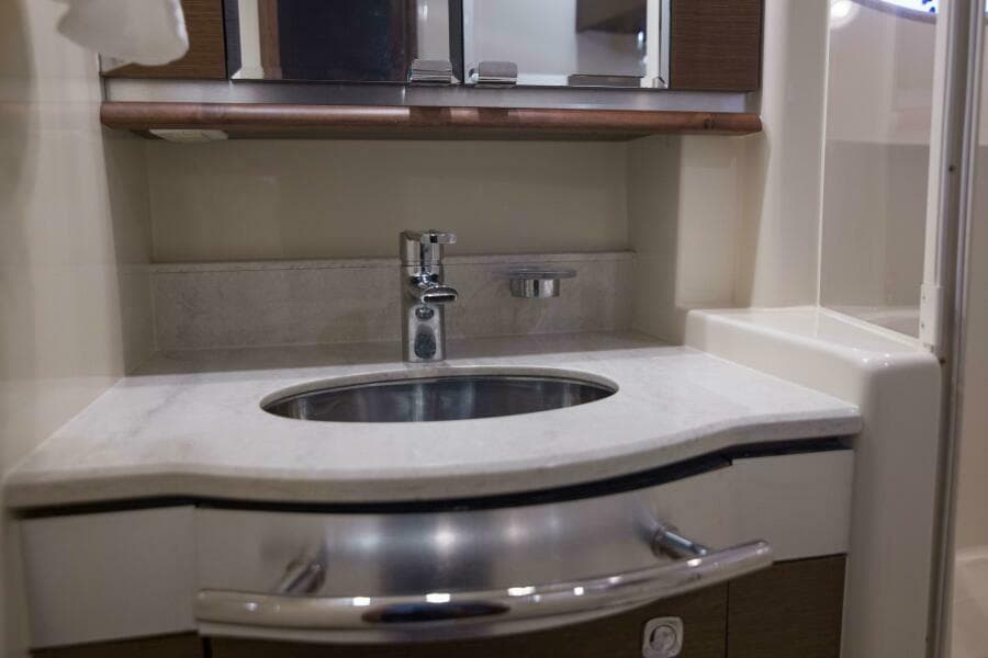 Sea Ray 52 -  Seas The Days - Head