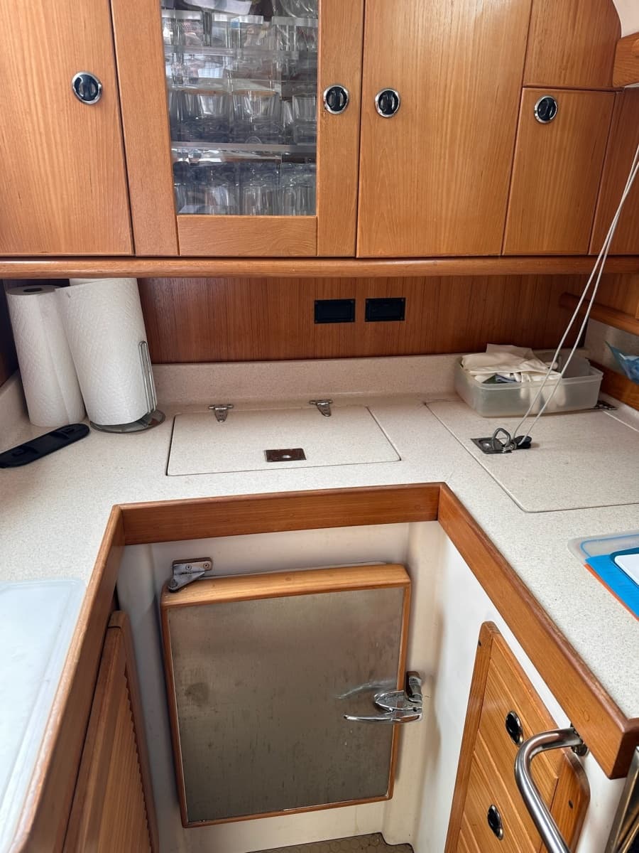 2002 Catalina 470
