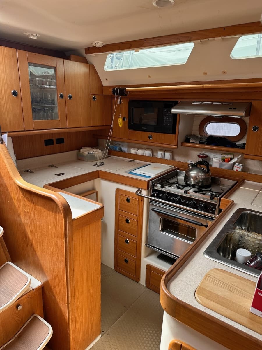 2002 Catalina 470