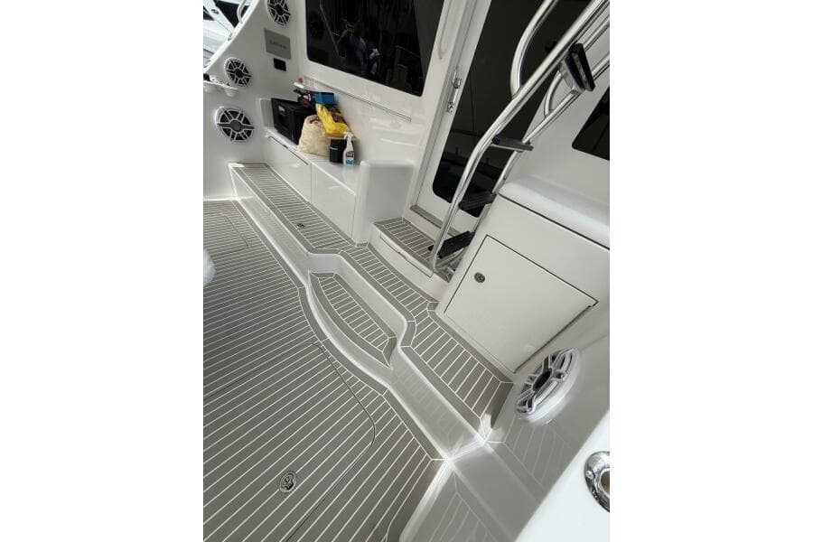 2013 Hatteras GT54