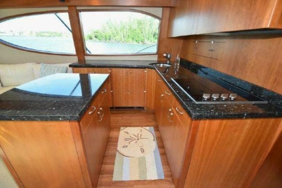 2013 Hatteras GT54