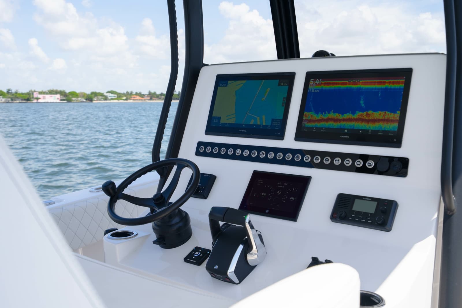 2027 Reef Runner 340