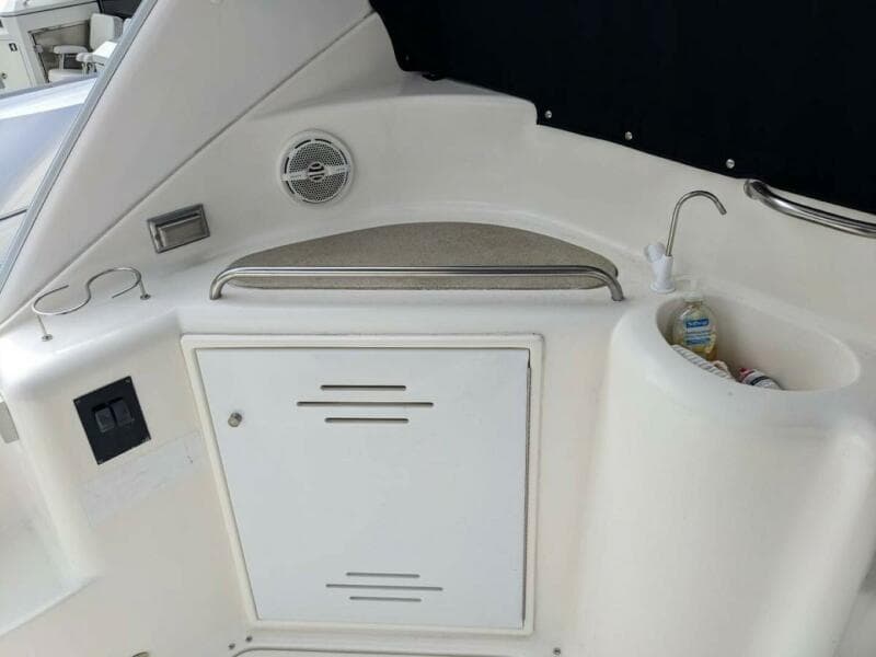 2003 Cruisers Yachts 3970