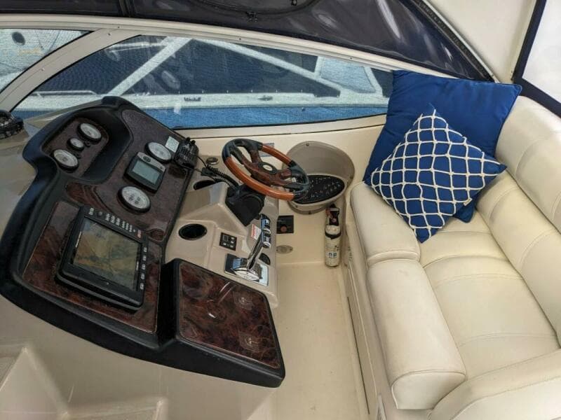 2003 Cruisers Yachts 3970