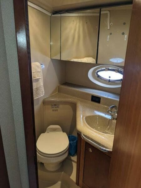 2003 Cruisers Yachts 3970